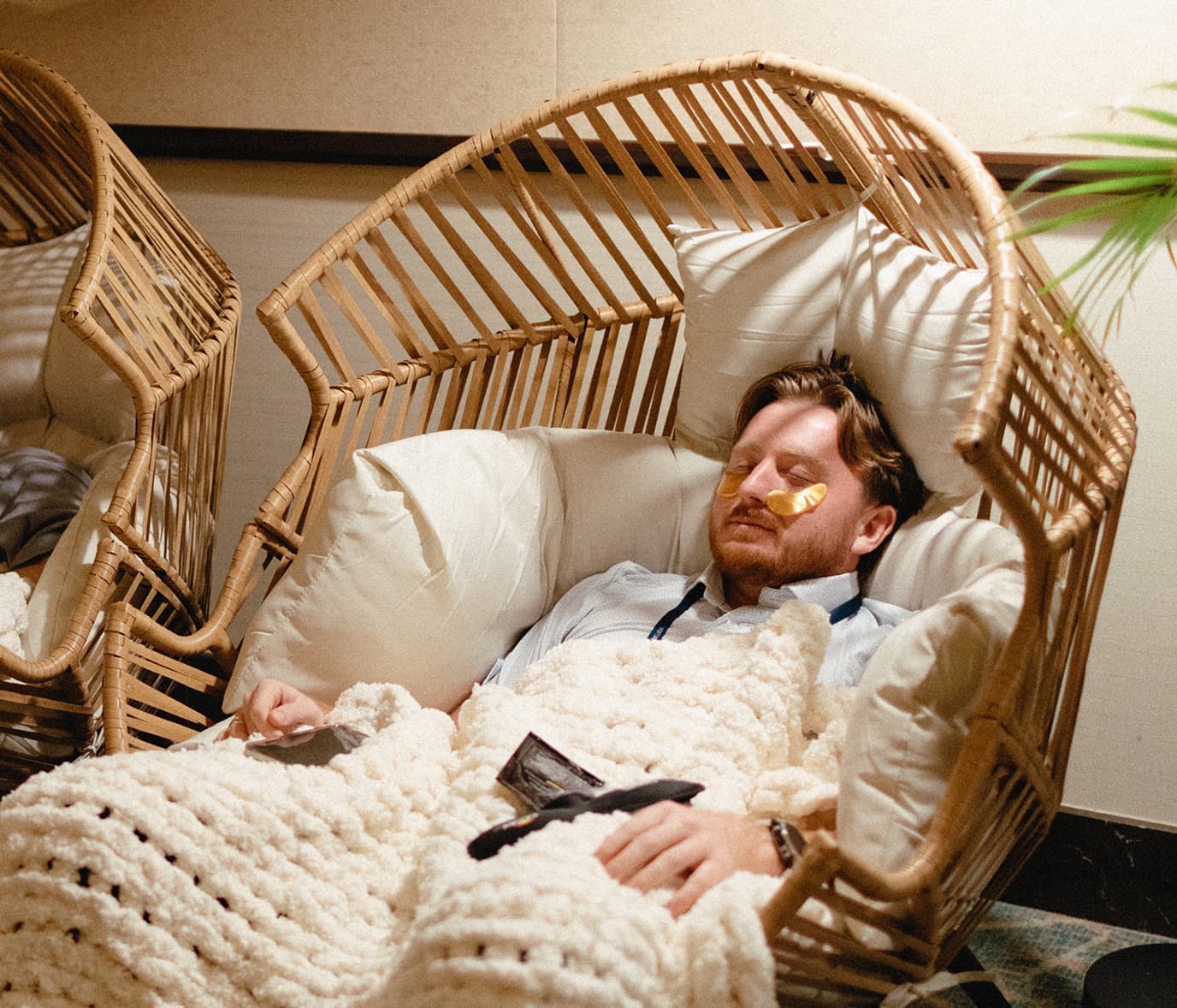 Comfortable lounge seating in the refresh room