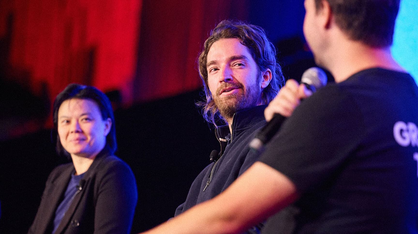 Speaker on stage at dbt Summit